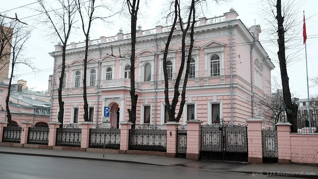 Особняк Рекка на большой Никитской. Москва, большая Никитская улица, 43. Большая Никитская дом Панина. Усадьба Суворова на большой Никитской. Большая никитская история