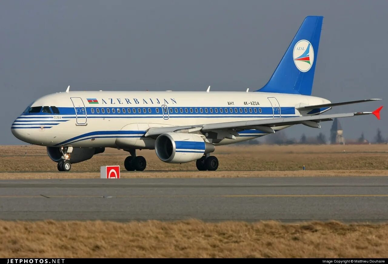 Airbus a319 азербайджанские авиалинии. Азербайджанские авиалинии (AZAL). Airbus a320 AZAL. Аэробус 319-10» азербайджанские авиалинии. Россия азербайджан самолет