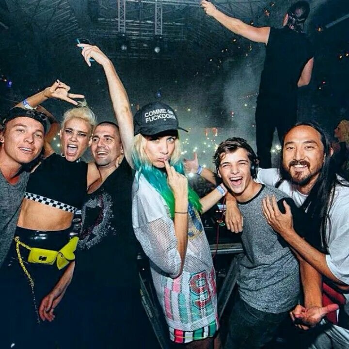Dimitri vegas steve aoki. Dj стив аоки. steve aoki martin garrix. dimitri vegas like mike martin garrix. nervo tomorrowland.