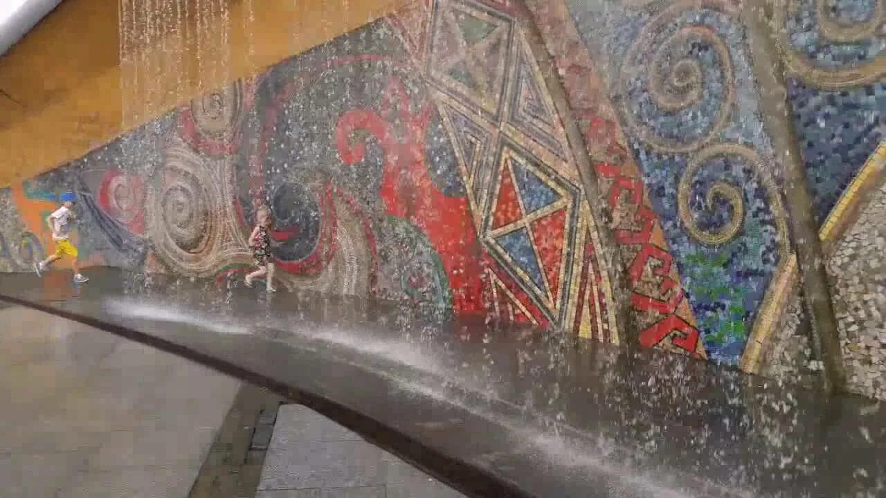 Ульгулинский каньон. Искусственный водопад душанбе. Иманаевский водопад боровое. Водопад в астане. Водопад душанбе.