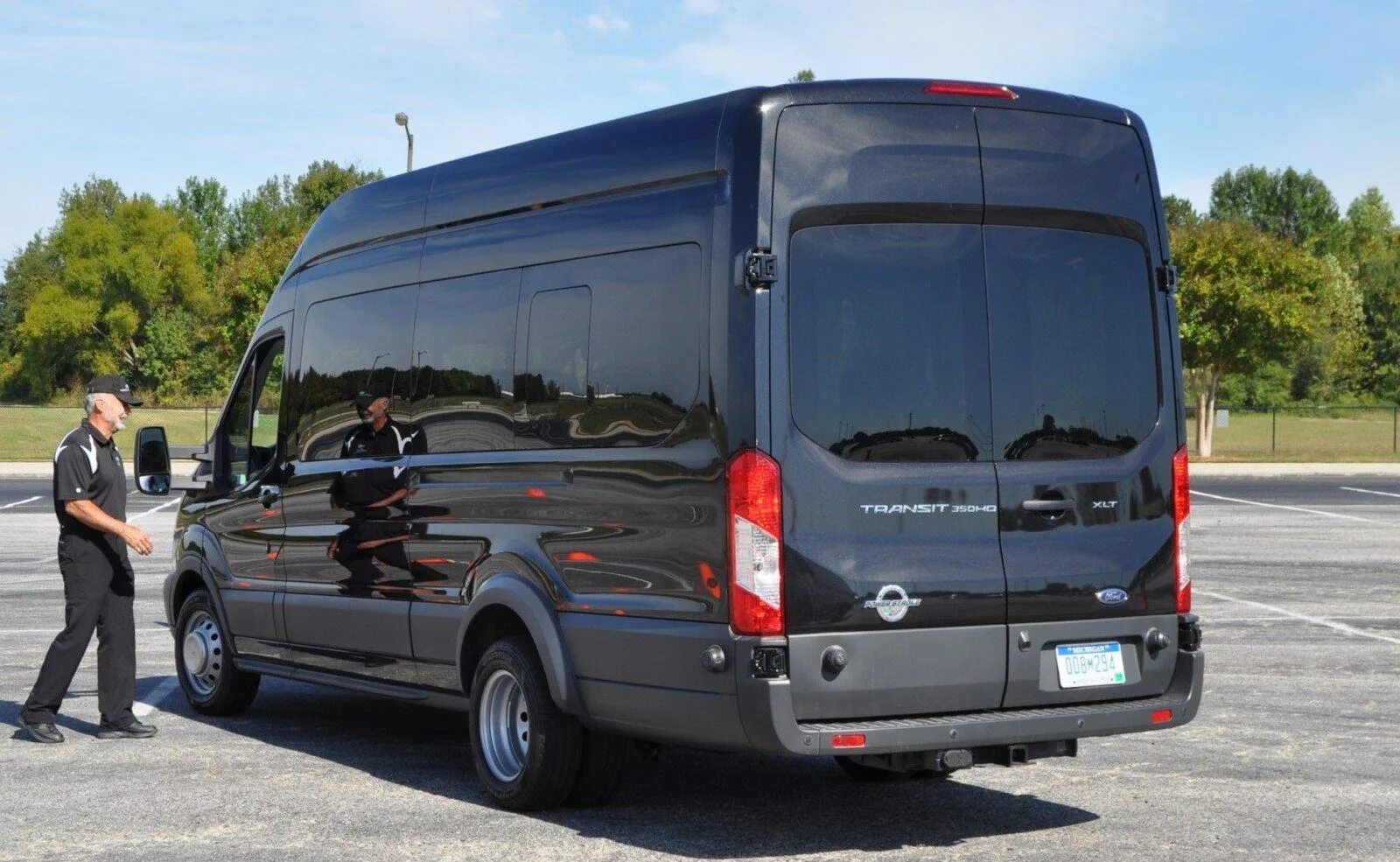 Ford Transit черный. Чёрный Ford Transit микроавтобус. Форд Транзит 988. Ford Transit пассажирский 2017.