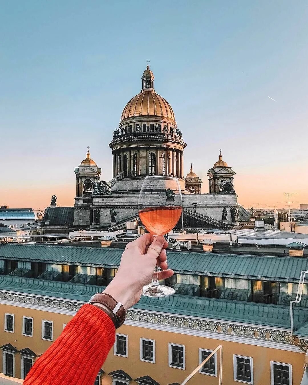 Фотосессия у Исаакиевского собора в Санкт-Петербурге.