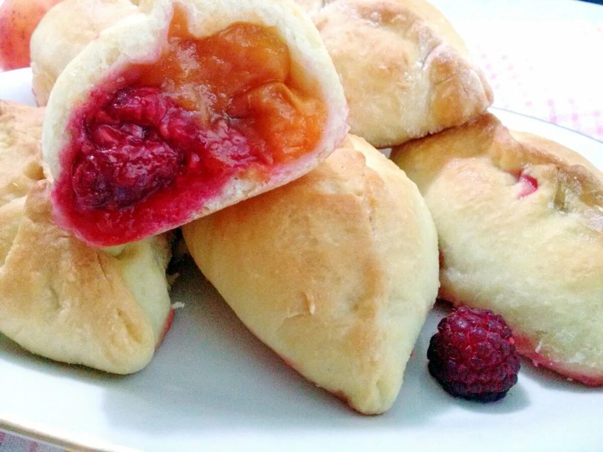 Пирожки с фруктами