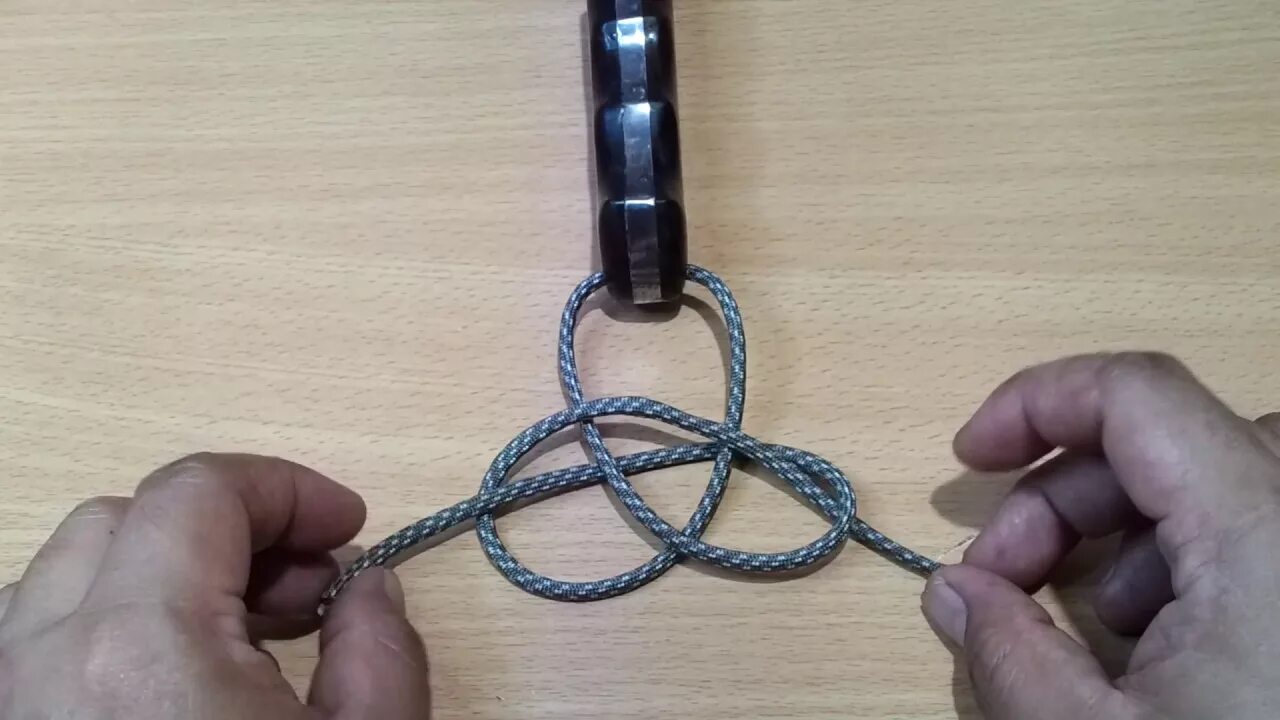 Темляк Snake Knot. Паракорд темляк змейка. Темляк змеиный узел. Бриллиантовый узел на темляк.