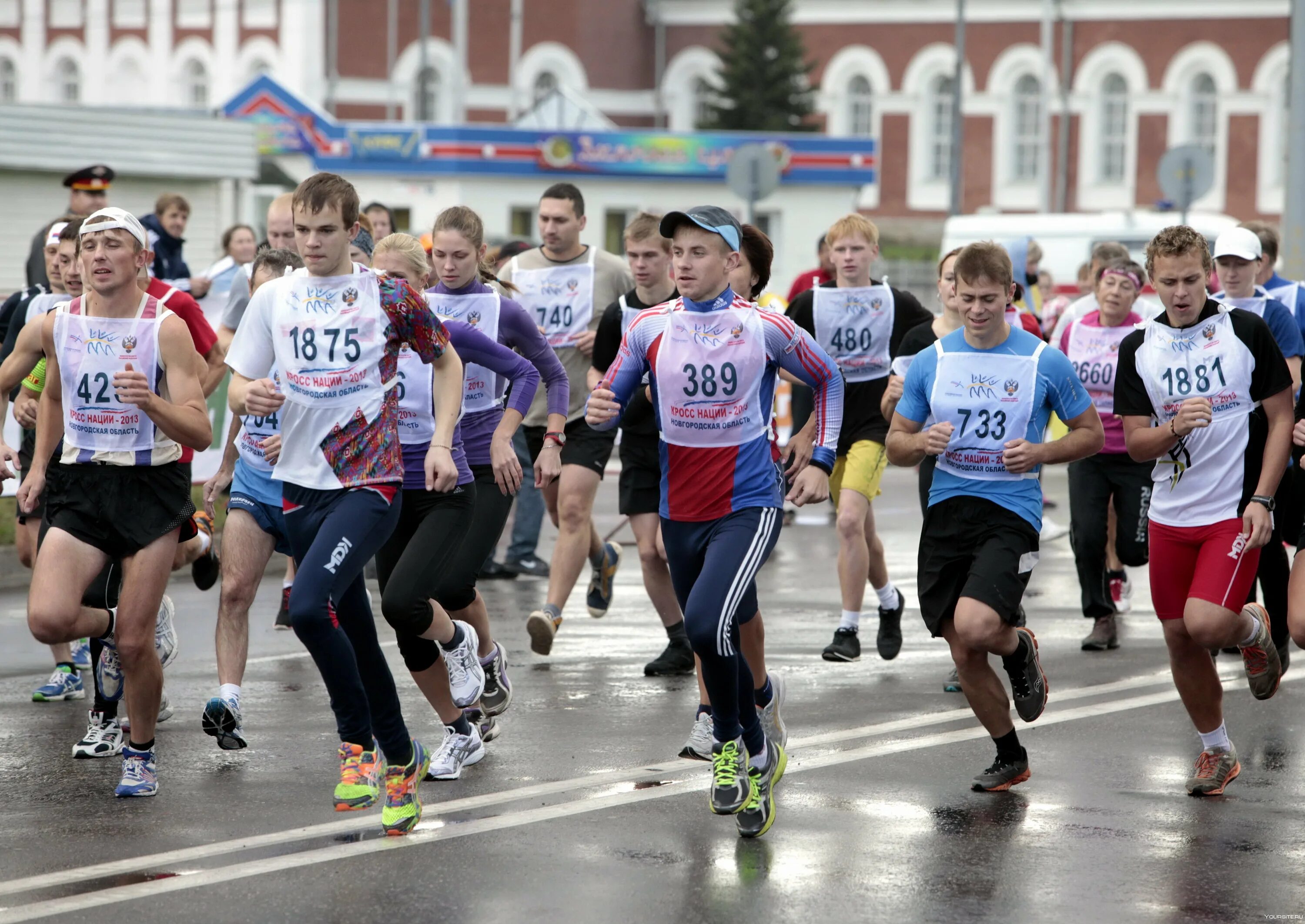 3 июня 2013 г. Легкая атлетика кросс. Спортивно массовые соревнования. Массовый спорт. Кроссовый бег.