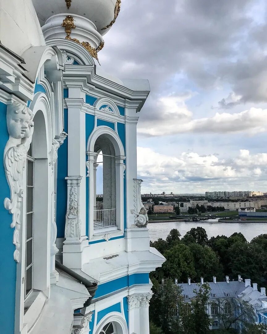 Колокольня смольного собора в санкт петербурге. Звонница смольного собора. звонница смольного собора смотровая площадка. колоннада смольного собора. колокольня смольного собора смотровая площадка.