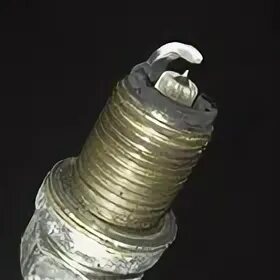 Белые свечи зажигания 2107 инжектор. Нагар на свечах зажигания белый белый. Белый нагар на свечах 1. Белый нагар на свечах зажигания инжектор. Белый налет на свечах зажигания инжектор.