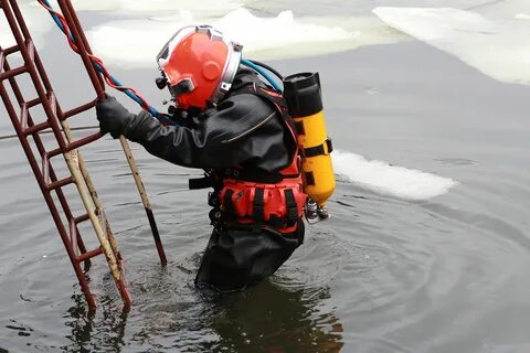 Водолазные работы и спуски