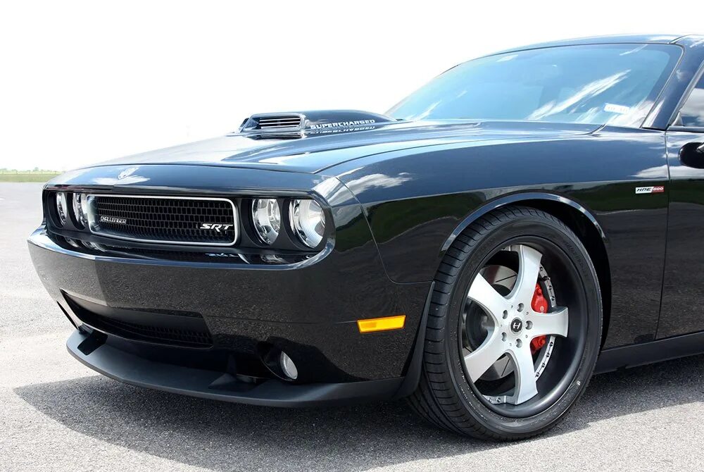 Диски челленджер. Колеса dodge challenger. колеса на додж челленджер. додж челленджер сток. диски dodge challenger r20.