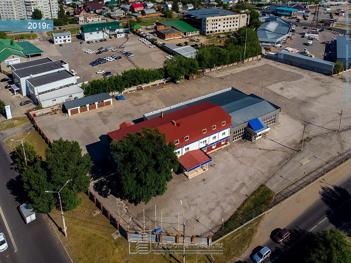 Togliatti, Avtozavodskoe shosse house 37. Apartment house