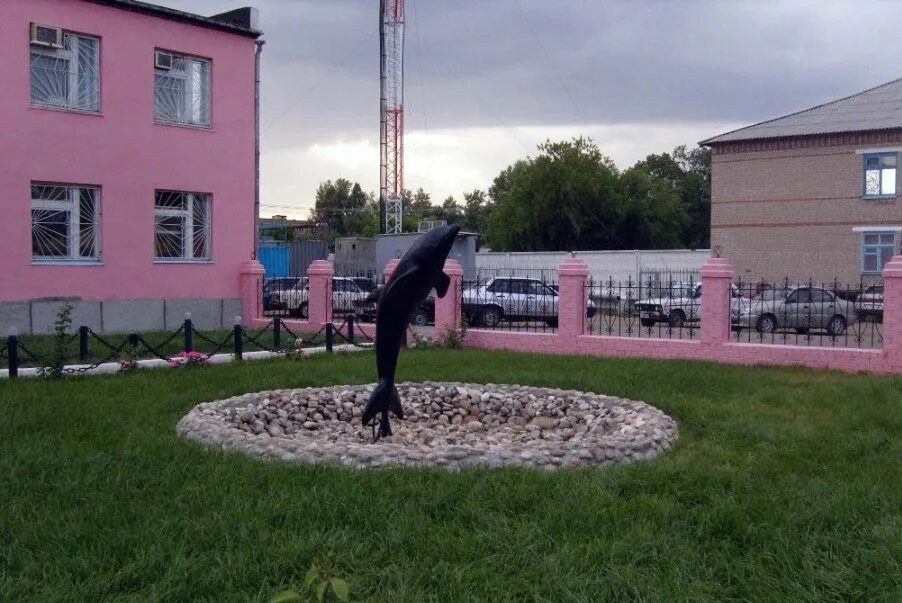 соль-илецк черный дельфин. соль илецк фонтан с черным дельфином. соль илецк дельфин тюрьма. оренбург тюрьма черный дельфин. соль-илецк тюрьма черный дельфин.