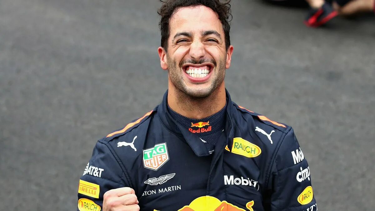 Риккардо. Даниэль Риккардо. Daniel Ricciardo 2018. Даниэль Риккардо австралийский автоспорт. Даниэль Риккардо 2021.