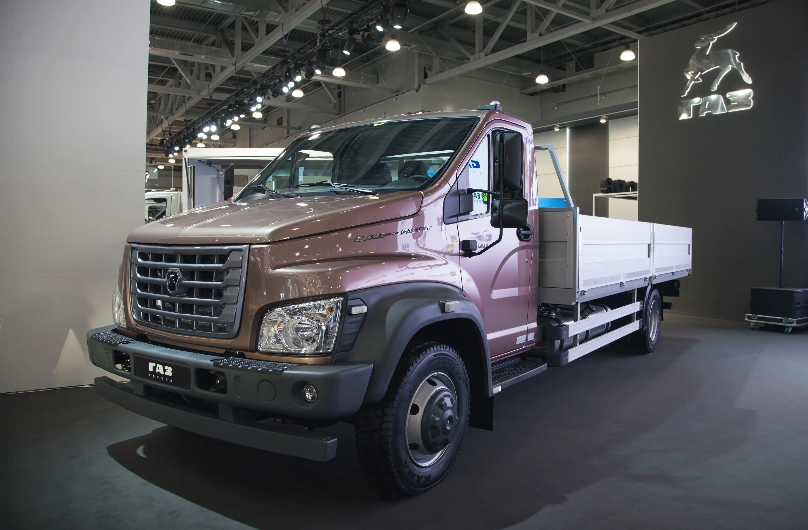 Новый грузовик газ. Газон next c41rb3 бортовой 10т. Газон некст 2022. Газ 3309 некст. Газон next 3010 gd.