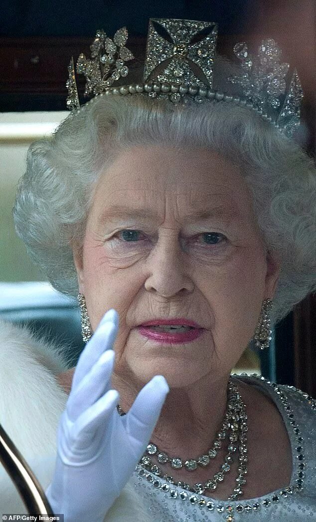 Her majesty queen. Her majesty queen. Her majesty queen. Портрет королевы елизаветы 2. Her majesty queen.