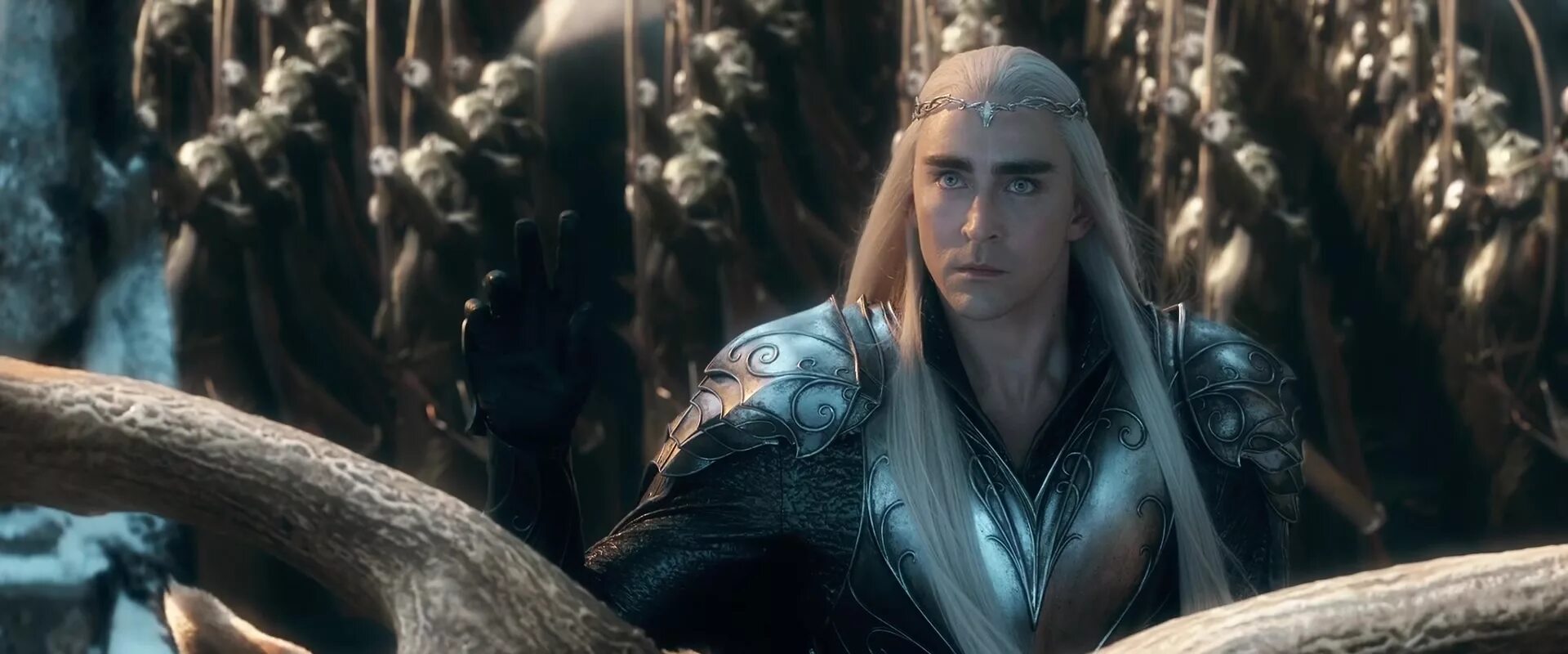 Трандуил битва. Трандуил хоббит битва пяти. Хоббит битва 5 воинств бенедикт камбербэтч. Хоббит битва пяти воинств эльф. Хоббит битва пяти воинств трандуил.