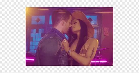 Kisses strangers