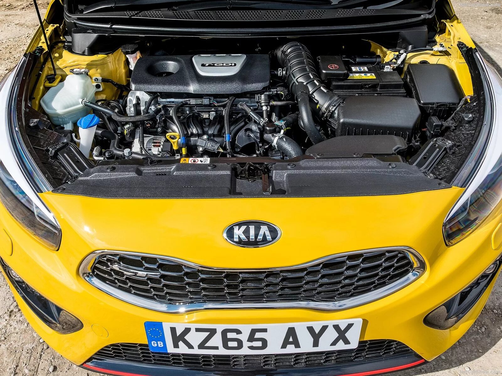 Kia ceed какой двигатель. Киа СИД турбо 1.6. Kia Ceed 2016 АКБ. Киа СИД турбо мотор. Kia Ceed gt двигатель.