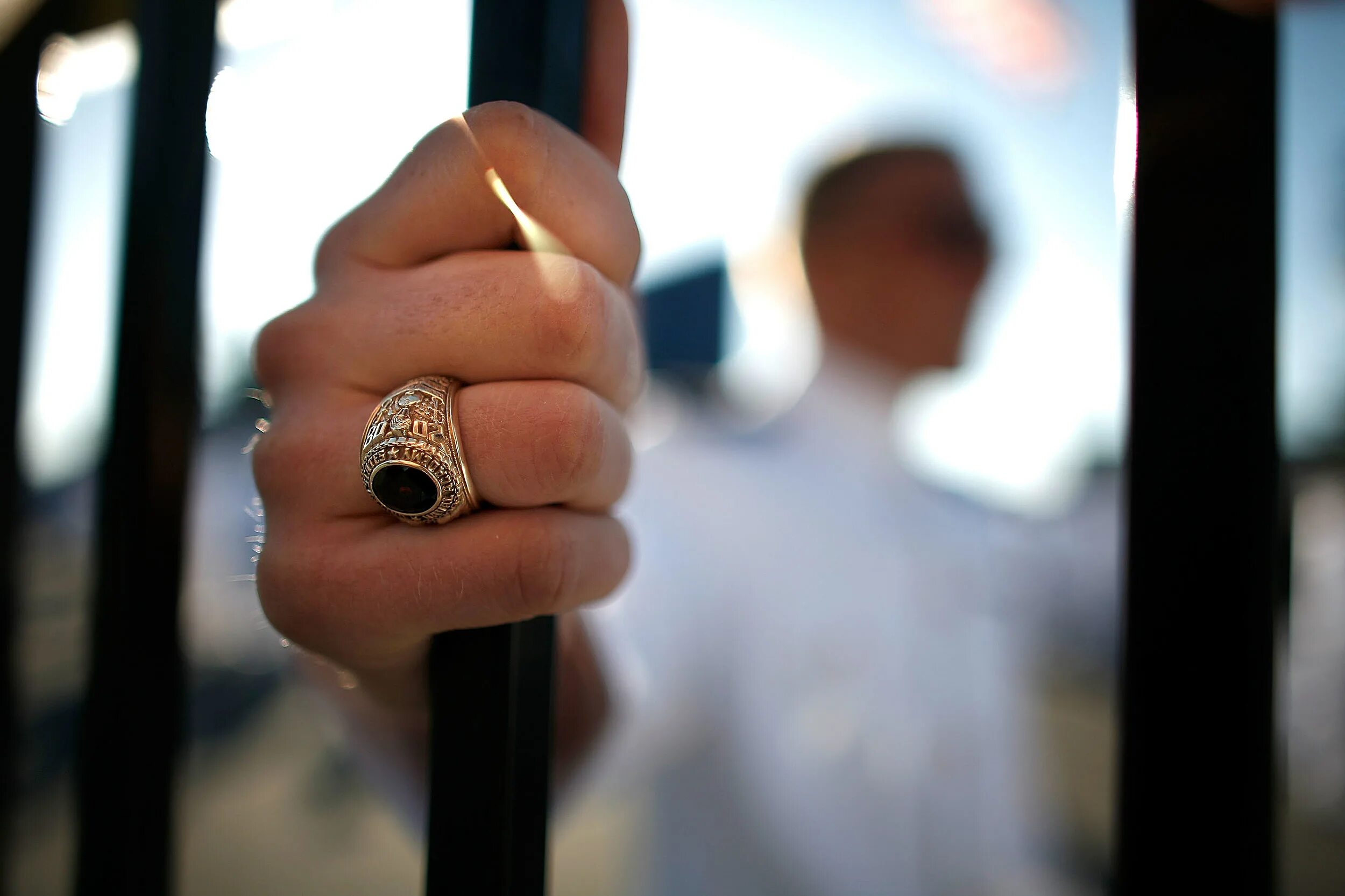 Мусульманский палец. Перстень на руке. Кольцо на мизинец мужское. Кольцо печатка на пальце. Уникальный перстень.