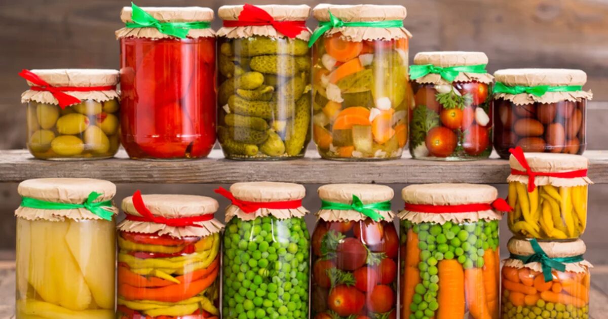 заготовки на зиму. консервы соления овощные закрутки заготовки. консервированные овощи в банке. домашние заготовки. соленья реклама.
