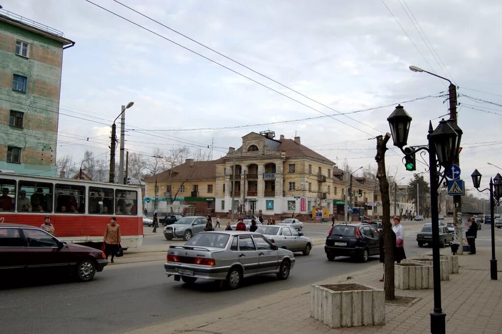 Погода дзержинск нижегородская по часам. Улицы Дзержинска Нижегородской области. Дзержинск в 2000 году. Нижегородская область город Дзержинск улица Советская. Центральные улицы Дзержинска Нижегородской области.