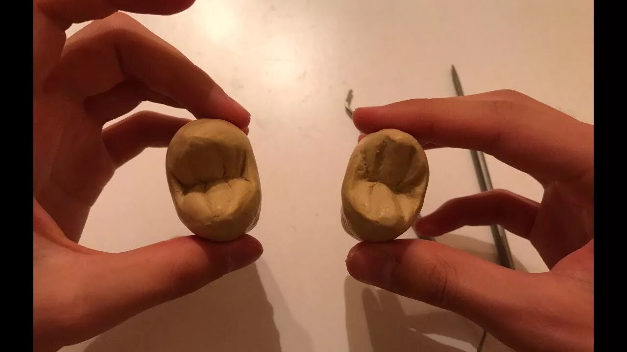 Центральные резцы верхней небная поверхность. Центральный медиальный резец верхней челюсти. Центральный резец нижней челюсти из пластилина. Второй премоляр верхней челюсти моделирование. Резец из пластилина.