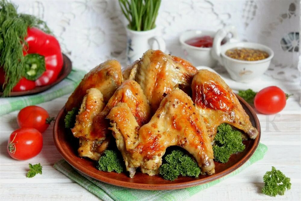 Куриные крылья в горчично медовом. Маринад для куриных крылышек. крылышки в апельсиновом маринаде. крылышки в медово-горчичном соусе. куриные крылышки в медово-горчичном соусе.