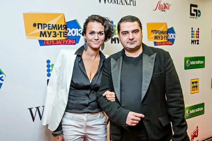 Премия 2013. Премия муз-тв перезагрузка. премия муз тв 2013 перезагрузка. премия муз тв 2013 афиша. муз тв love 2011 года.