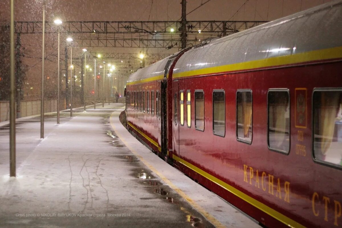 Поезд москва звук. 002а красная стрела. Поезд красная стрела Москва Санкт-Петербург. Красная стрела 002а Люкс вагон. Фирменный поезд Москва Санкт-Петербург красная стрела.