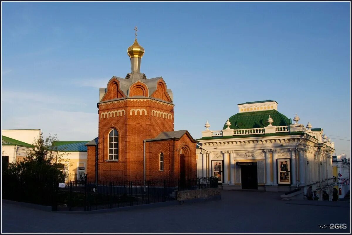 Омск 14 октября. Часовня Божьей матери Омск. Серафимо-Алексеевская часовня Омск. Иверская часовня Томск. Иверской иконе Пресвятой Богородицы часовня.