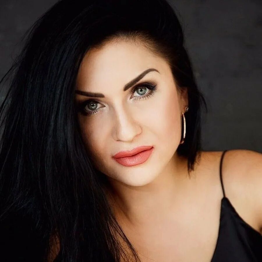 Ильсия бадретдинова вишневая гора. Слушать ильсияр бадретдинова. Ильсия бадретдинова фото. Татарская певица ильсия. Слушать ильсияр бадретдинова.