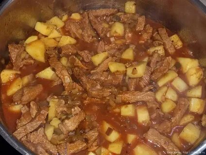 Картошка с мясом и солеными огурцами рецепт