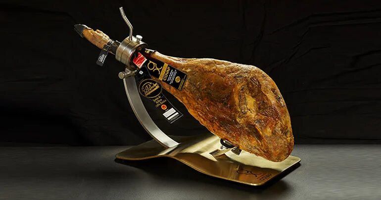 Как получить хамон. Пресс для хамона. Хамон серрано нога. Хамон иберико. Хамон серрано нога.