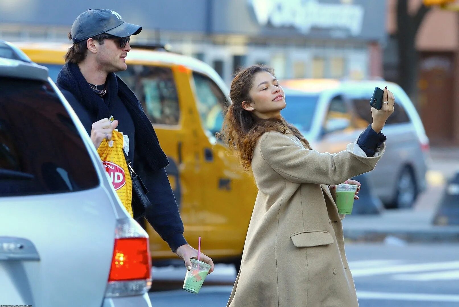 С кем встречается зендая. Jacob elordi and zendaya. зендая и джейкоб. джейкоб элорди и зендая 2025. эйфория зендая и джейкоб.