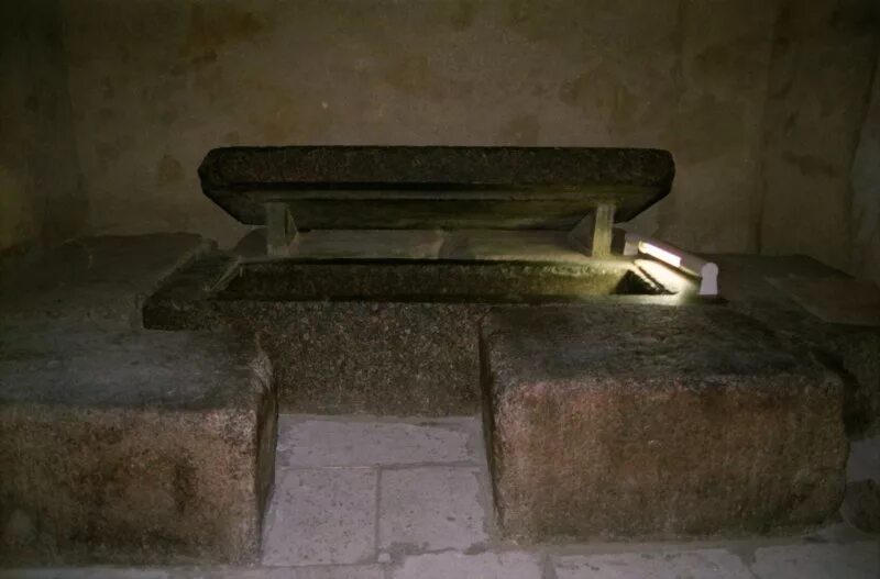 3 саркофага шепота