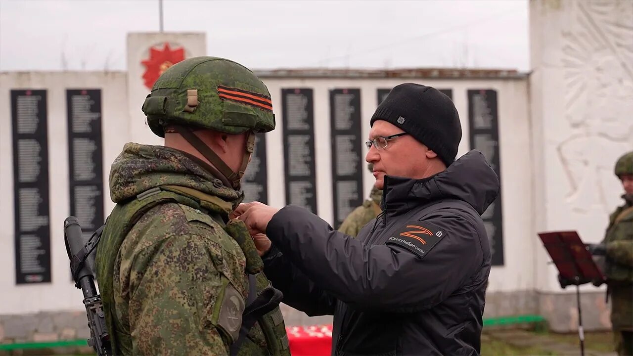 Награжденные герои спецоперации. Награждение десантников в Херсонской области. Награждение десантников за спецоперацию. Отвага у бойца