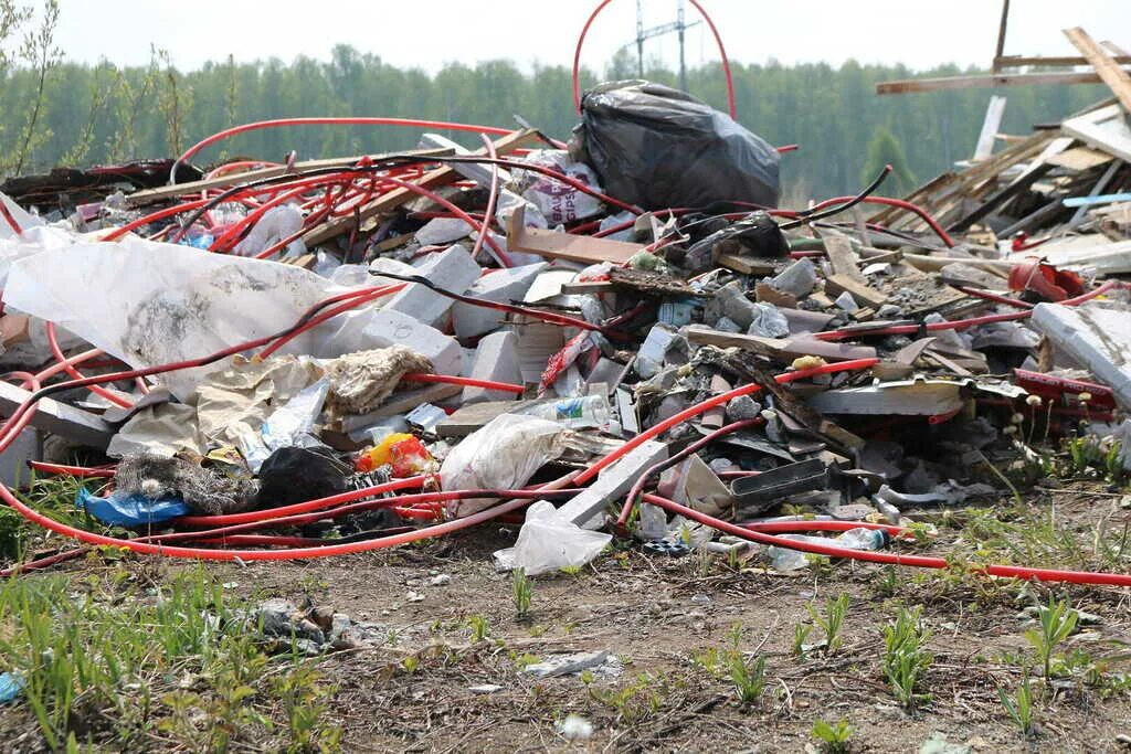 Несанкционированная свалка в городе. Свалка. ликвидация стихийных свалок.