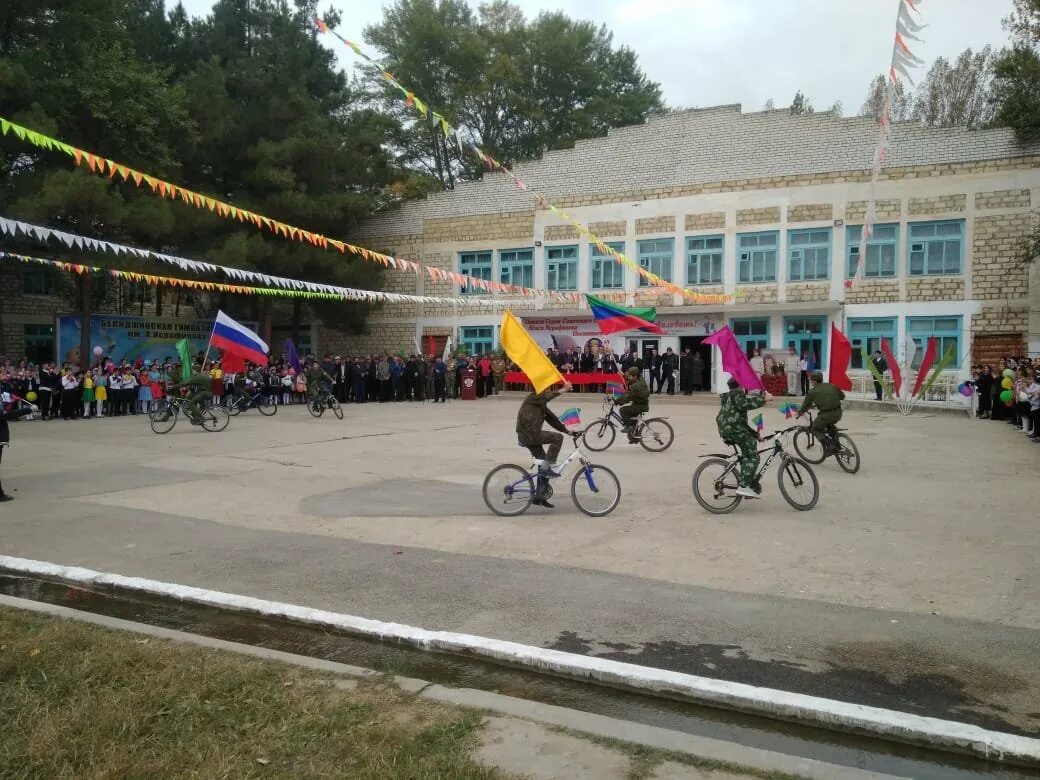 Республика дагестан дербентский район поселок белиджи. Белиджи дербентского района. Село белиджи дербентский район. Поселок белиджи дагестан. Школа гимназия белиджи.