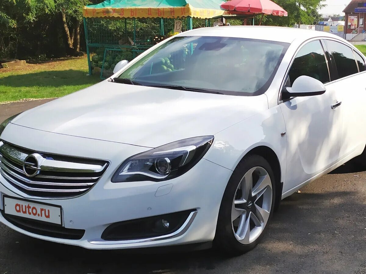 Опель Инсигния белая. Opel Insignia 2014. Опель Инсигния 1 белый. Опель Инсигния 2014 белая. Купить опель инсигния с пробегом