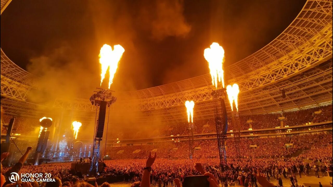 Рамштайн москоу. Rammstein moscow 2019. rammstein live in moscow 2019. рамштайн 2019 sonne. rammstein live moscow.