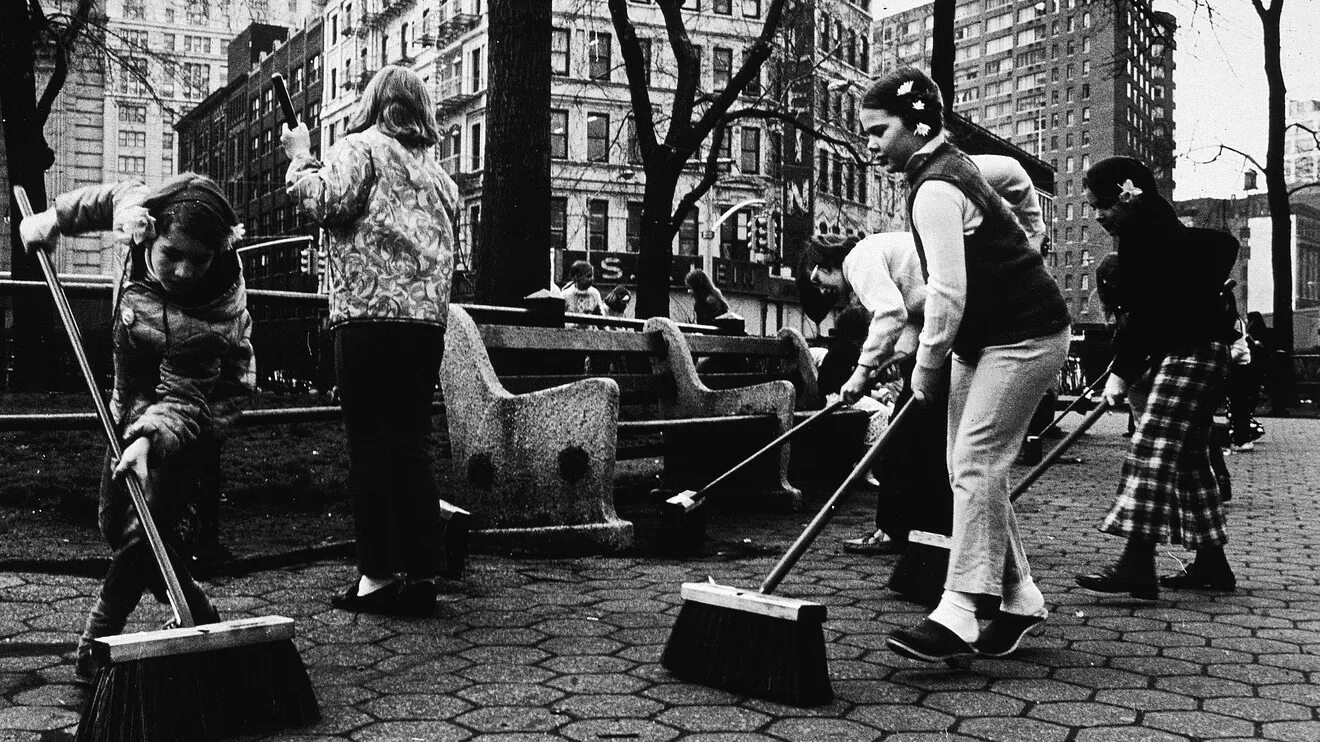 Уэльс аберфан катастрофа. Fifty years ago people. Эссе по английскому языку. Fifty years ago people. Fifty years ago people.
