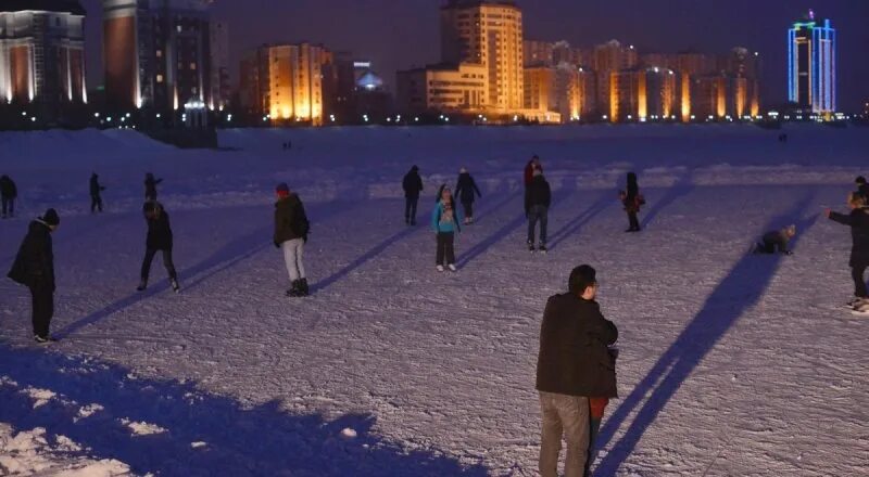 Казахстан каток в Астане. Астана зимний каток. Астана зима. Астана набережная новый год. Астана куда можно сходить