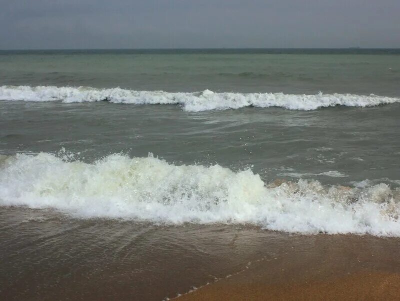 Каспийское море в дербенте в августе. Каспийское море в махачкале в августе. Каспийском море в августе. Каспийском море в августе. Каспийское море в каспийске дагестан.