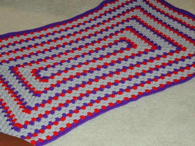 коврик крючком прямоугольной формы. коврик крючком для начинающих прямоугольный. коврик вязаный крючком прямоугольный. обвязать коврик крючком. коврик прямоугольный.