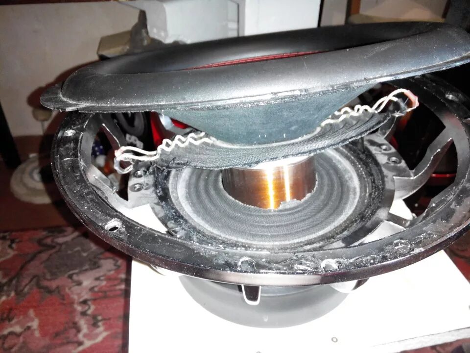 Техобслуживание колонки газовой. Ремонт колонок. Чиним сабвуфер. Ремонт колонок москва. Починка звука.