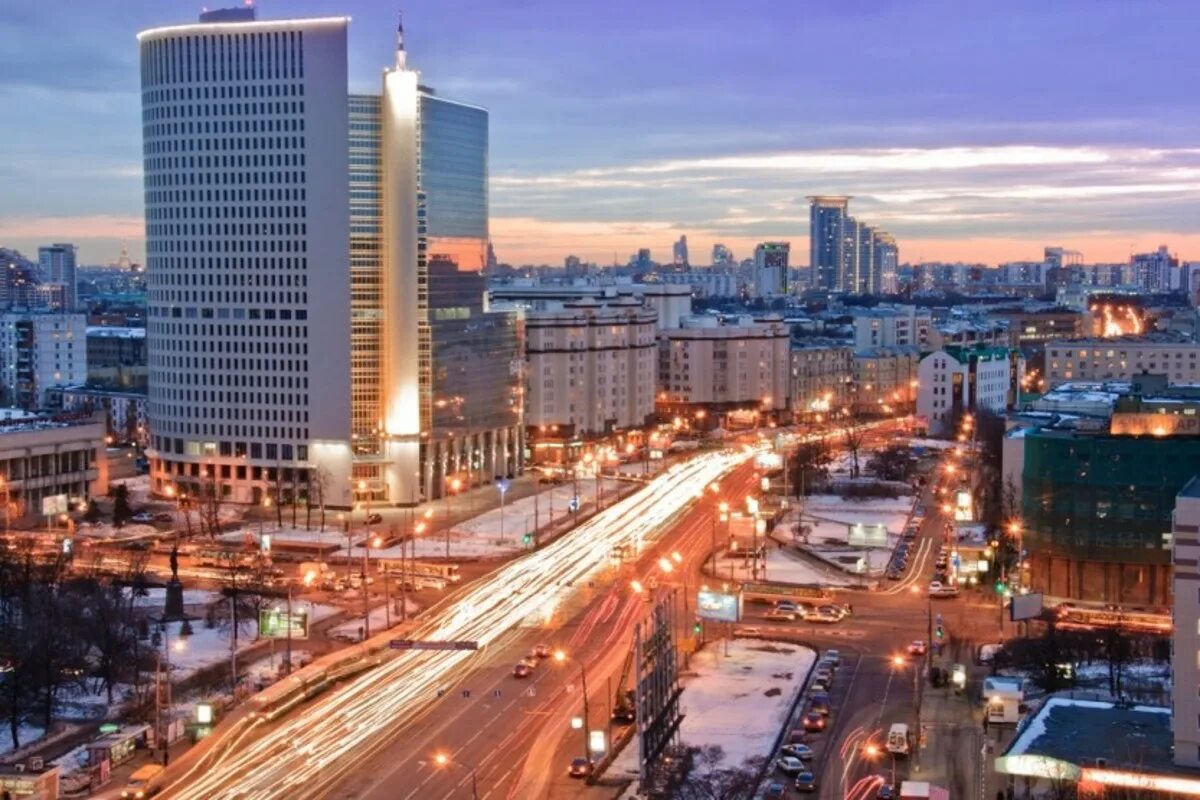 Сквер чистые пруды. Замоскворечье ордынка. Кулаго москва. Храм христа спасителя на фоне москва сити. Кулаго москва.