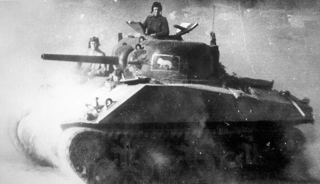 Второй в 5 34. Танк Шерман м4а2. Танки м4а2 Шерман в красной армии. М4 Шерман в СССР. Танк м4 Шерман в РККА.