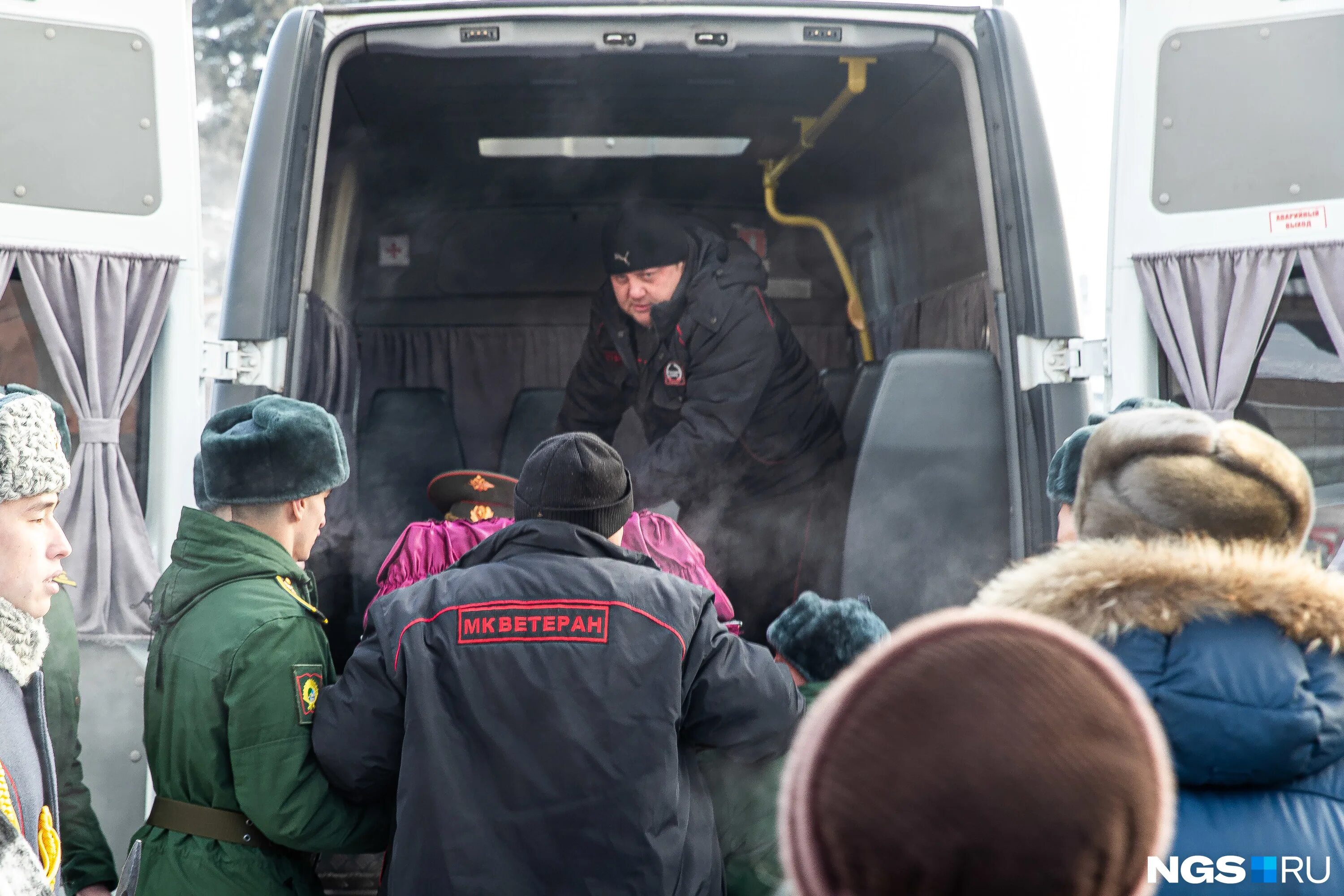 Александр беляев новоуральск. Похороны добринка мобилизованного. Новоуральск похороны. Алексей завьялов похороны. Новоуральск похороны.