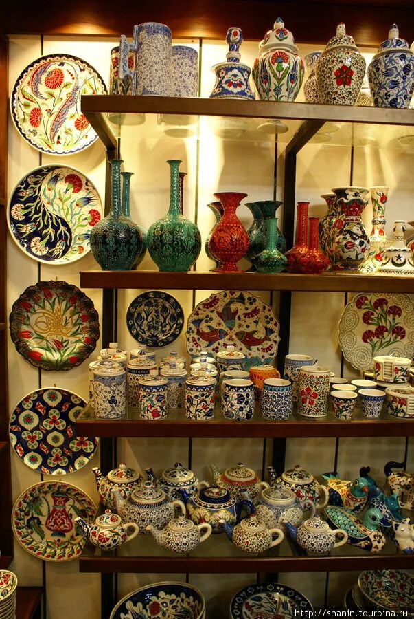 Где купить турецкие. Сувениры посуда. Турецкие сувениры. Турецкая посуда. Посуда из Стамбула.
