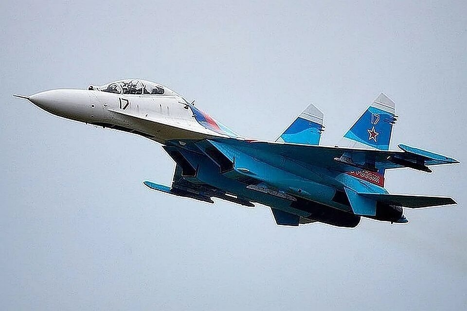 Су 27 1. Истребитель Су-27. Су-27 истребитель ВВС России. Су 27 ВКС РФ. Военный самолет Су 27.