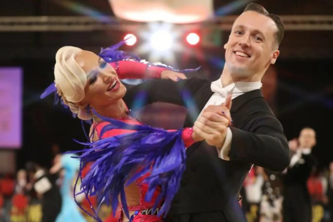 Свириденко дарья олеговна бальные танцы. Дима кулебакин бальные танцы. Государственный коллектив либерти. Совместные выступления. Артисты цирка фронтовики.